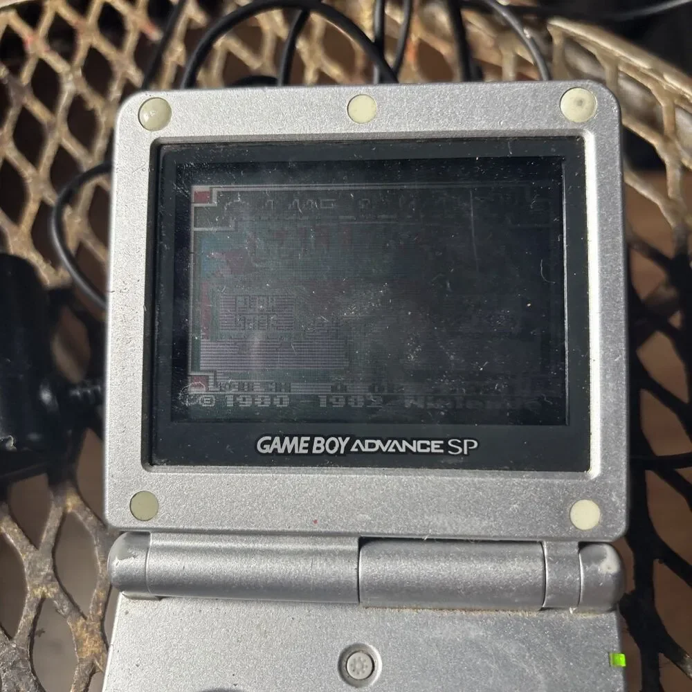 Nintendo Game Boy Advance SP AGS-001 Silver Handheld System w/ Charger